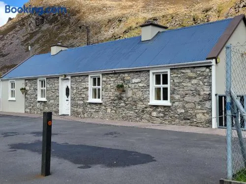 Colleen Bawn Cottage Gap Of Dunloe Kerry - Image 1