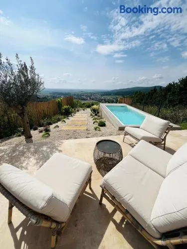 Apartment with the view and private garden - Image 1