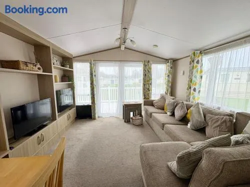 Lemon Tree Lodge, Dog Friendly, Free Hoburne Passes - Image 1