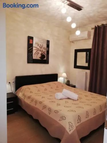 Efi Apartment - Image 1