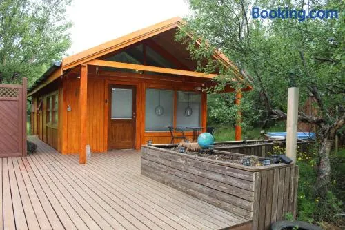 Relaxing and cozy cottage with hot tub - Image 1