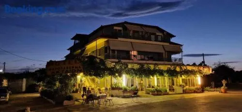 Aktaion Hotel - Image 1