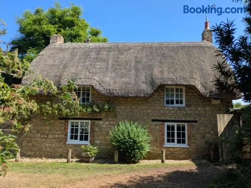 Period Thatched Cottage Towcester - Image 1