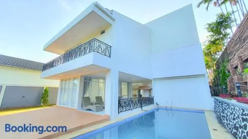 Alandalus Royal Puncak - Image 1