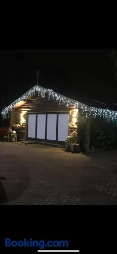 Log cabin - Image 1