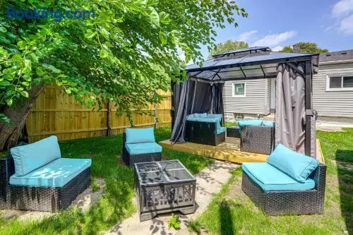 Group-Friendly Toledo Home for Zoo & Game Days - Image 1