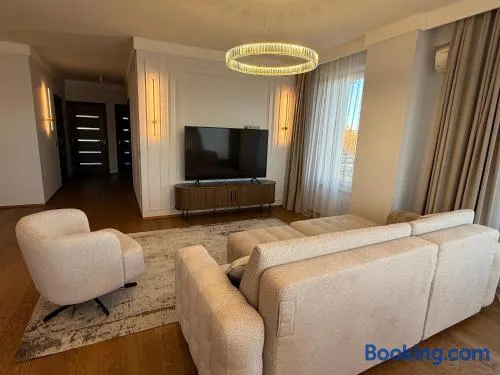 Luxury Oasis in the Heart of the City - Image 1