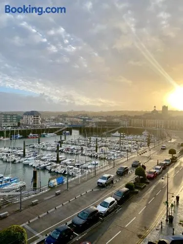Duchesse de Berry - Vue sur port - Image 1