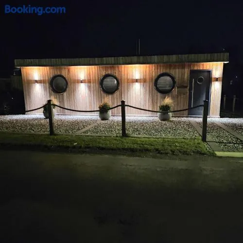 Humberston Boathouse Lodge & Hot Tub - Cleethorpes Beach Cabin Chalet - Image 1