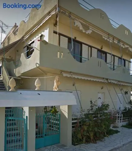Kiato Rooftop Garden Apartment - Image 1