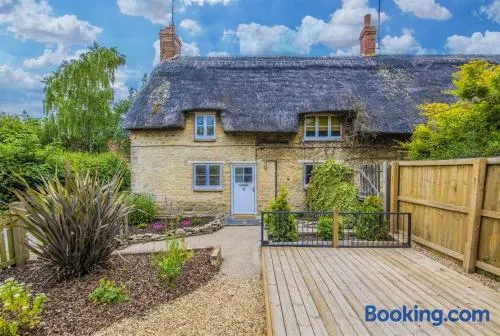 Blackbird Cottage - Image 1