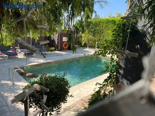 Gemütlich-modernes Ferienhaus-2 Schlafz-privater Pool-Garten-5min bis Coral Bay - Image 1