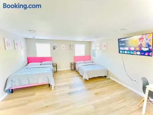 Rosa 2Bed Apartment by CityLux - 10 mins Airport - Image 1