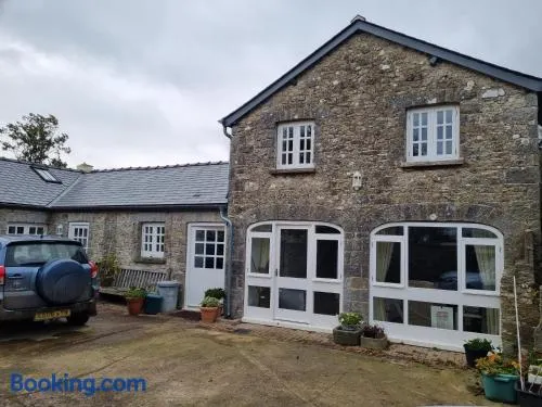 2 Stable Cottage, Llanbethery - Image 1