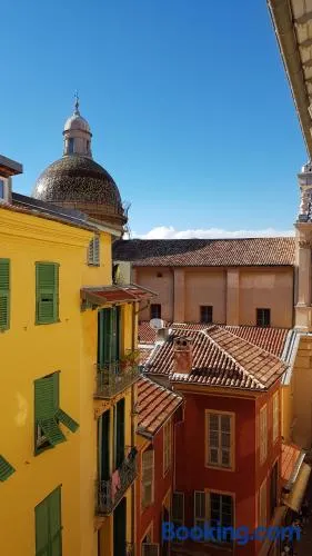 Sunny apartment in heart of Nice Old Town - Image 1