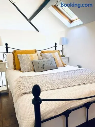 Adorable Victorian 1 bedroom annexe - Image 1