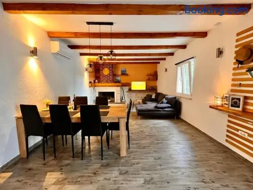 Mendula Vacation Home - Image 1