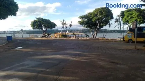 Excelente apartamento - 50 Passos da Beira Lago - Image 1