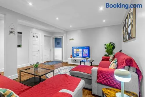 Amazing 3-Bedrooms in Rosemont - Montreal - Image 1