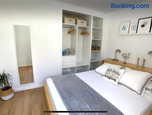 Apartamento para 2 personas a 300 m de la playa de Son Parc Piscina, terraza y parking - Image 1