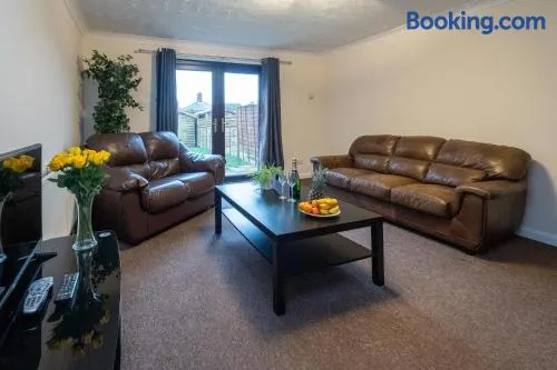52 Carr Avenue - Image 1