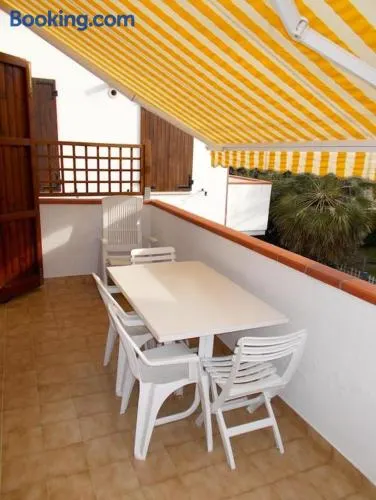M35 - Marcelli, trilocale con terrazzo e a/c - Image 1