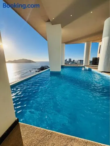 Akoya Sky Living de Lujo frente Playa y Malecón - Image 1