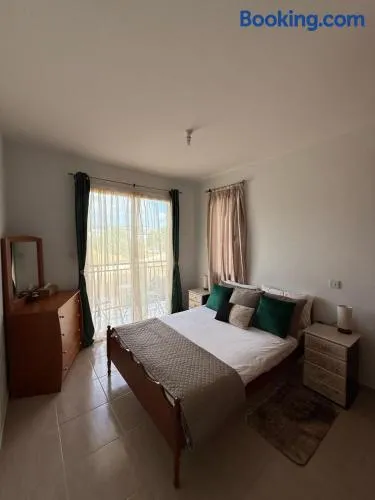 Quiet 2BR Flat in Kissonerga - Image 1