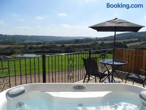 Willow cottage, romantic retreat near Honiton Devon - Image 1
