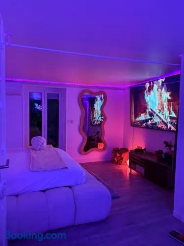 L'Interdite House - Limitless - Jacuzzi Cinema Love - Image 1