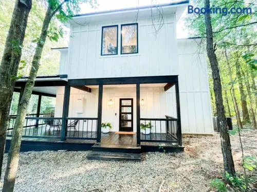 the RISER - BRAND NEW Modern Cabin in Broken Bow - Image 1