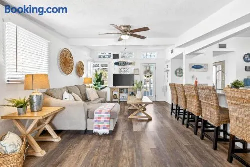 New Port Richey Home 2Bed 1Bat - Image 1