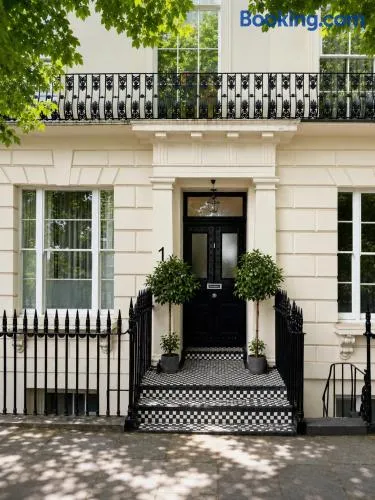 1 Craven Hill Gardens - Image 1