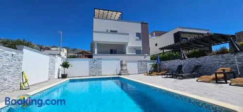 Villa Silver - Image 1