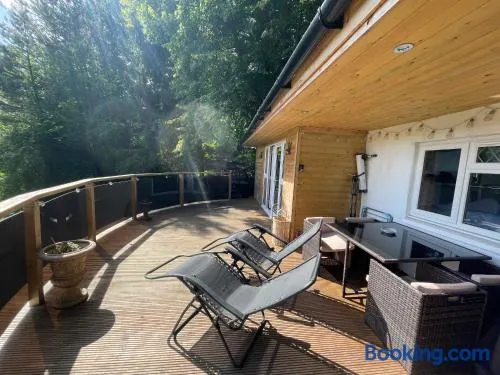 Unique Orchard Lodge for couples with hot tub - Image 1