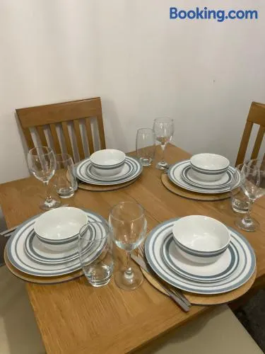 contractor Ready 3Bed House WIFI Parking IP1 - Image 1