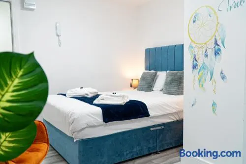 Central twin bed apartment - Image 1