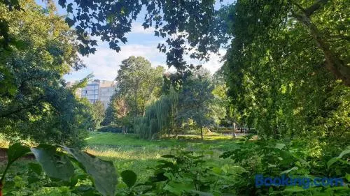lovely two bedroom apartment with free parking - Image 1