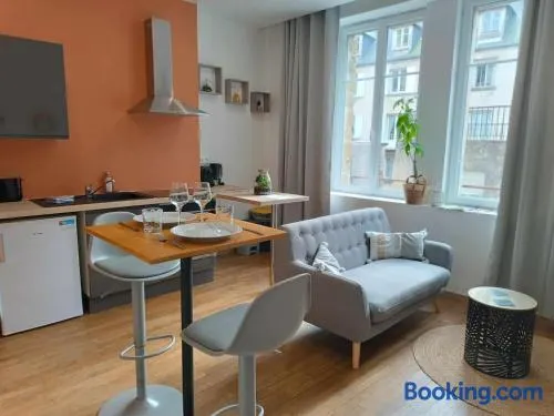 Joli appartement F2 plein centre Coutances - Image 1
