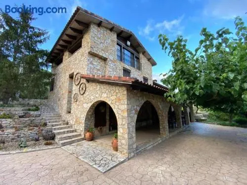 Masía de piedra con piscina - Image 1