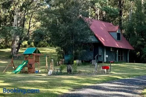 Tranquil getaway amidst nature in Icy Creek - Image 1