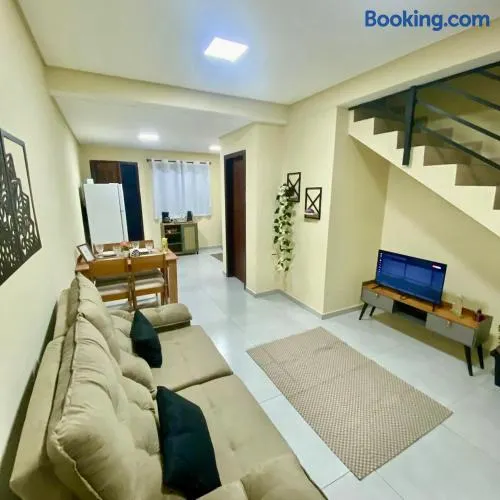 Casa completa com 2 quartos e garagem perto do aeroporto - Image 1