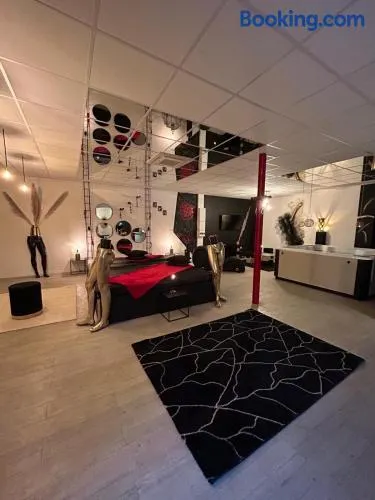 L'escapade sensuelle - la love room d'Epernay - Image 1