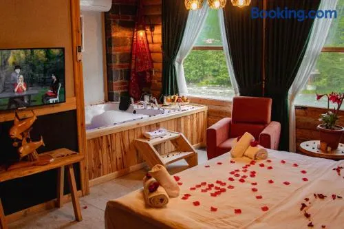 Vip Wood Bungalow - Image 1