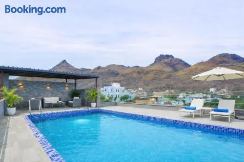Mangal Mountain View Hotel - Image 1