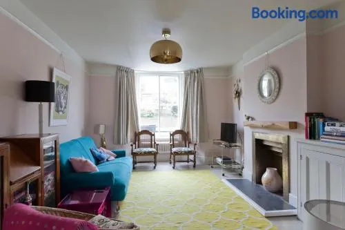 Bee Cottage - Stylish Holiday Cottage In Rye - Image 1