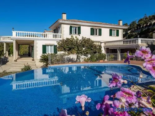 Architectural jewel between sea and mountains - Image 1