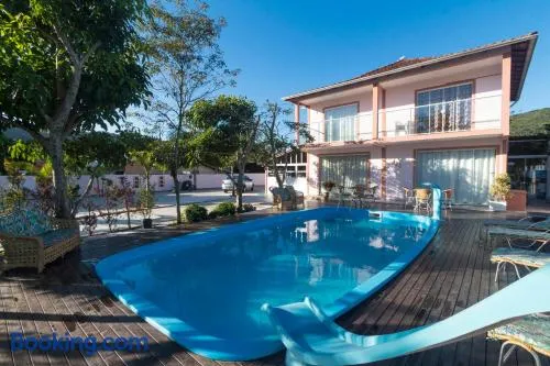 Casa em Bombinhas com piscina - Image 1