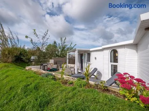 Cosy Cabin for Two with Lovely Countryside Views, Near Kingsbridge - Image 1