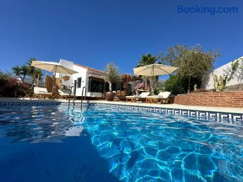 Kinderfreundliche Villa mit privatem Pool, Grill und Terrasse - Image 1